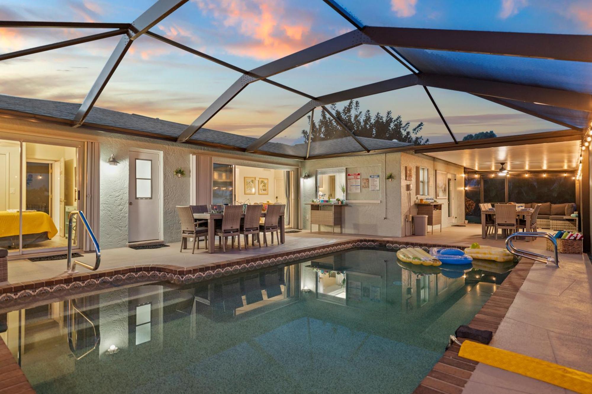 Serenity Waterfront Villa With King Suite, Private Pool, Great Lanai Enclosure And Long Water Views Cape Coral Eksteriør bilde