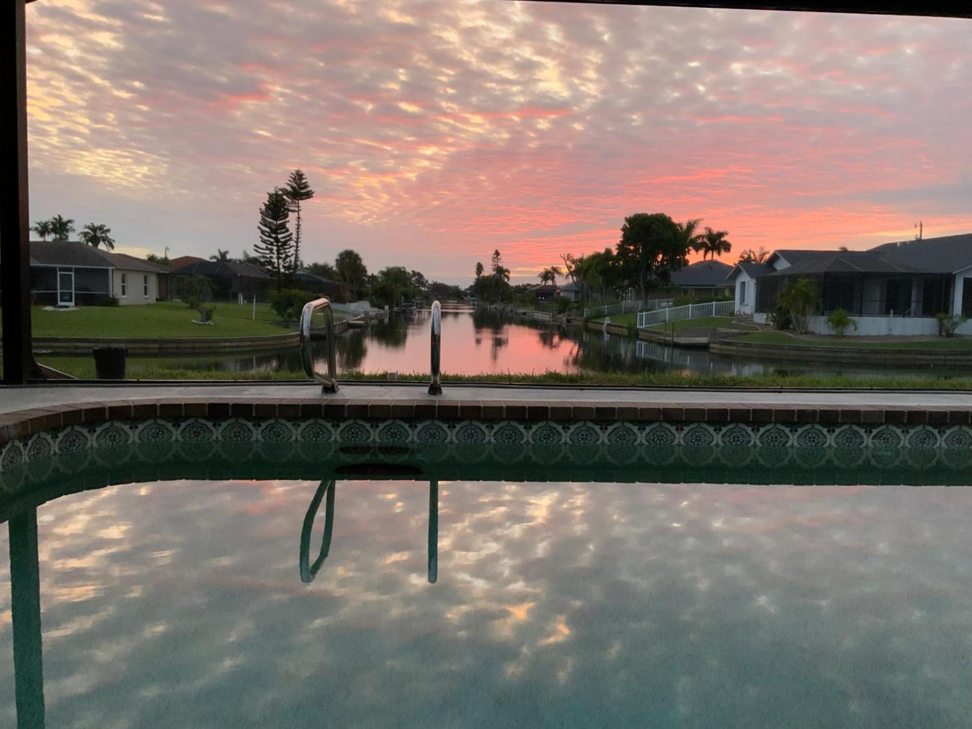 Serenity Waterfront Villa With King Suite, Private Pool, Great Lanai Enclosure And Long Water Views Cape Coral Eksteriør bilde