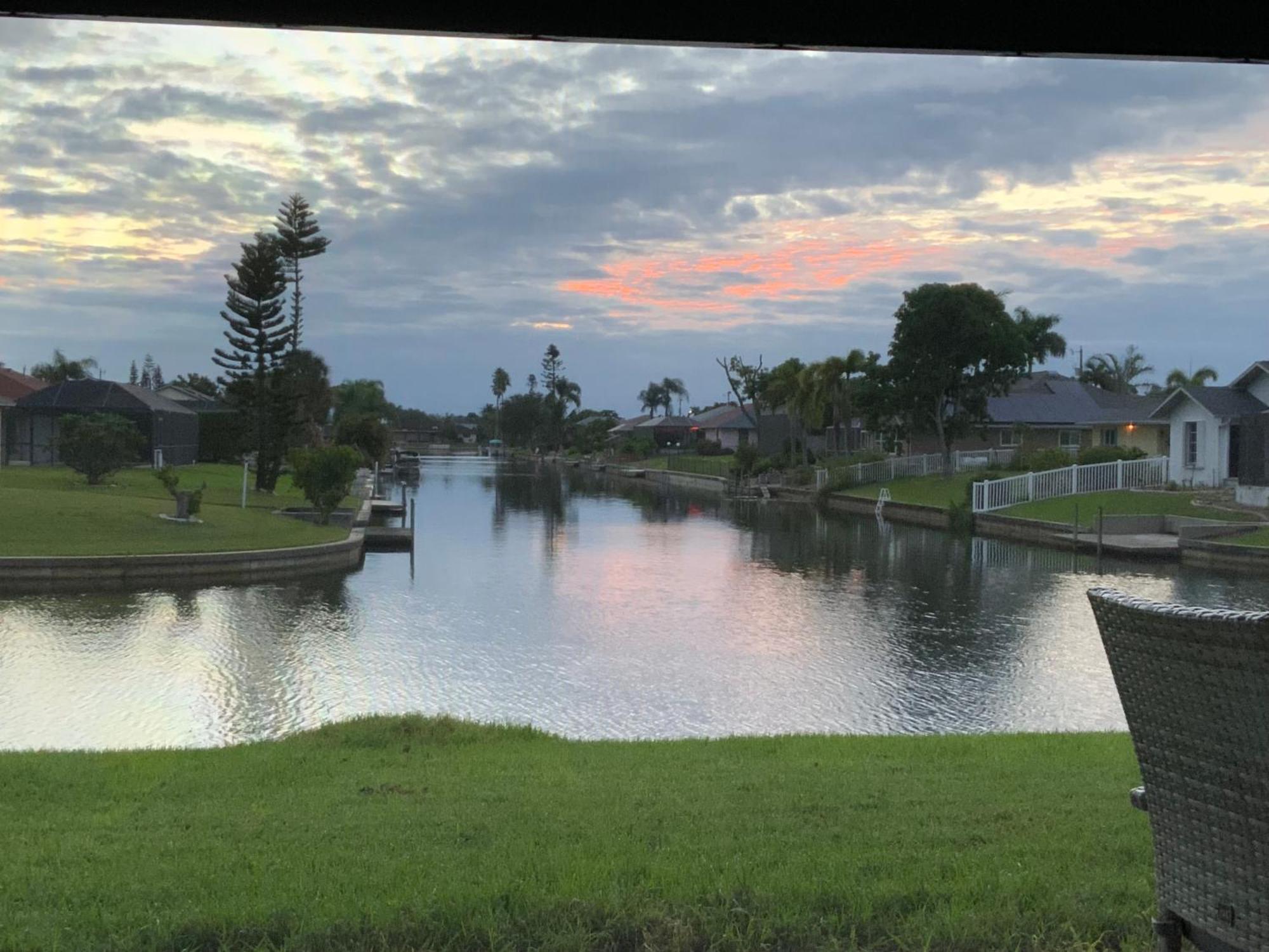 Serenity Waterfront Villa With King Suite, Private Pool, Great Lanai Enclosure And Long Water Views Cape Coral Eksteriør bilde