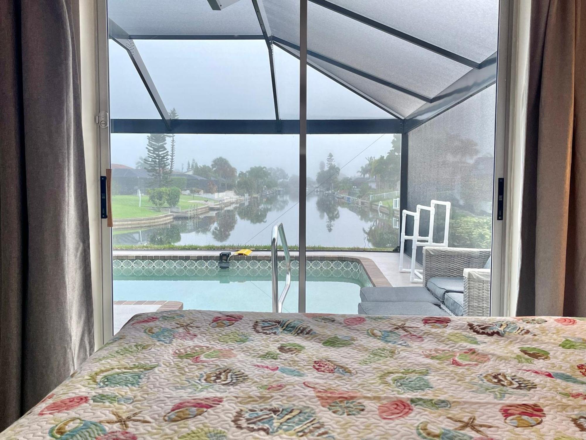 Serenity Waterfront Villa With King Suite, Private Pool, Great Lanai Enclosure And Long Water Views Cape Coral Eksteriør bilde